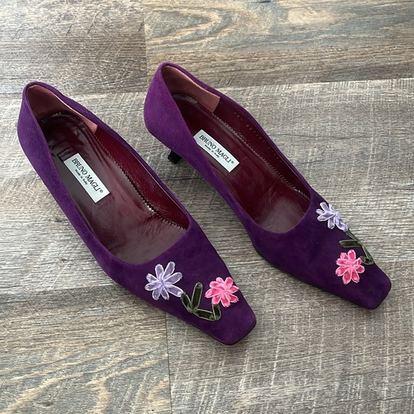 Bruno Magli Velvet Kitten Heels - Picture 2 of 8